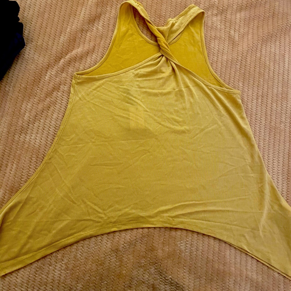 Top - Picture 2 of 4